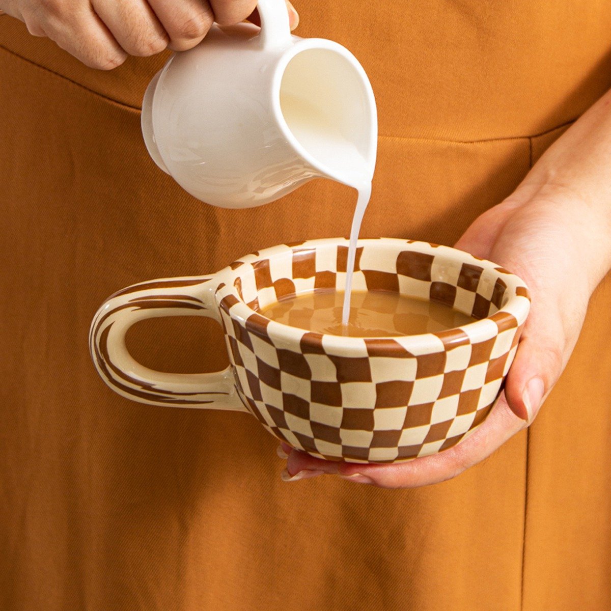 كوب قهوة سيراميك مع مقبض على ش - مراجعة Coffee&Tea House Menu وسعره
