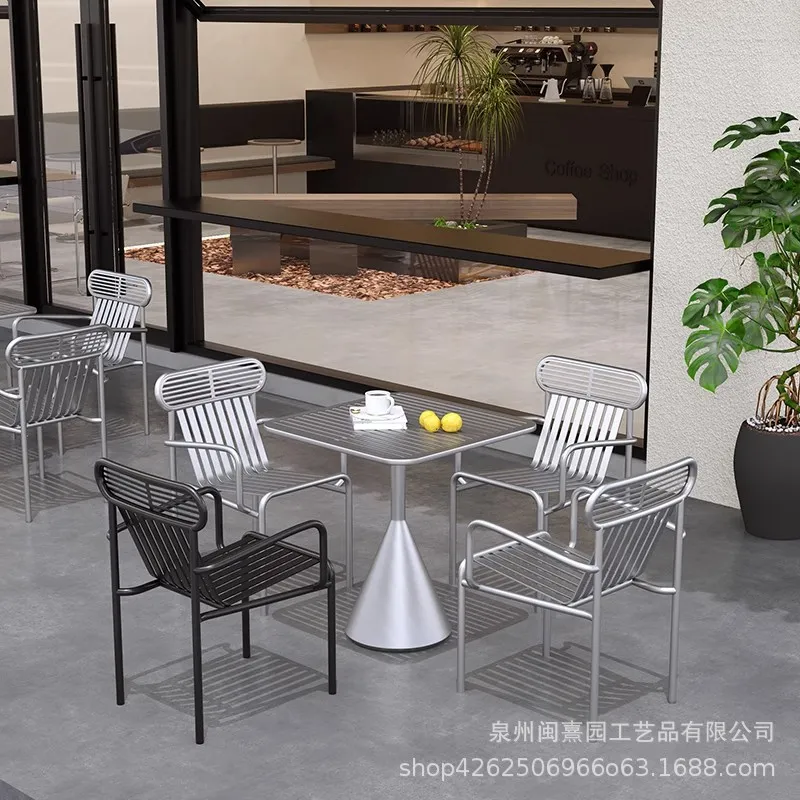 طاولة قهوة وكراسي خارجية عصرية - مراجعة Coffee Tea Lounge وسعره